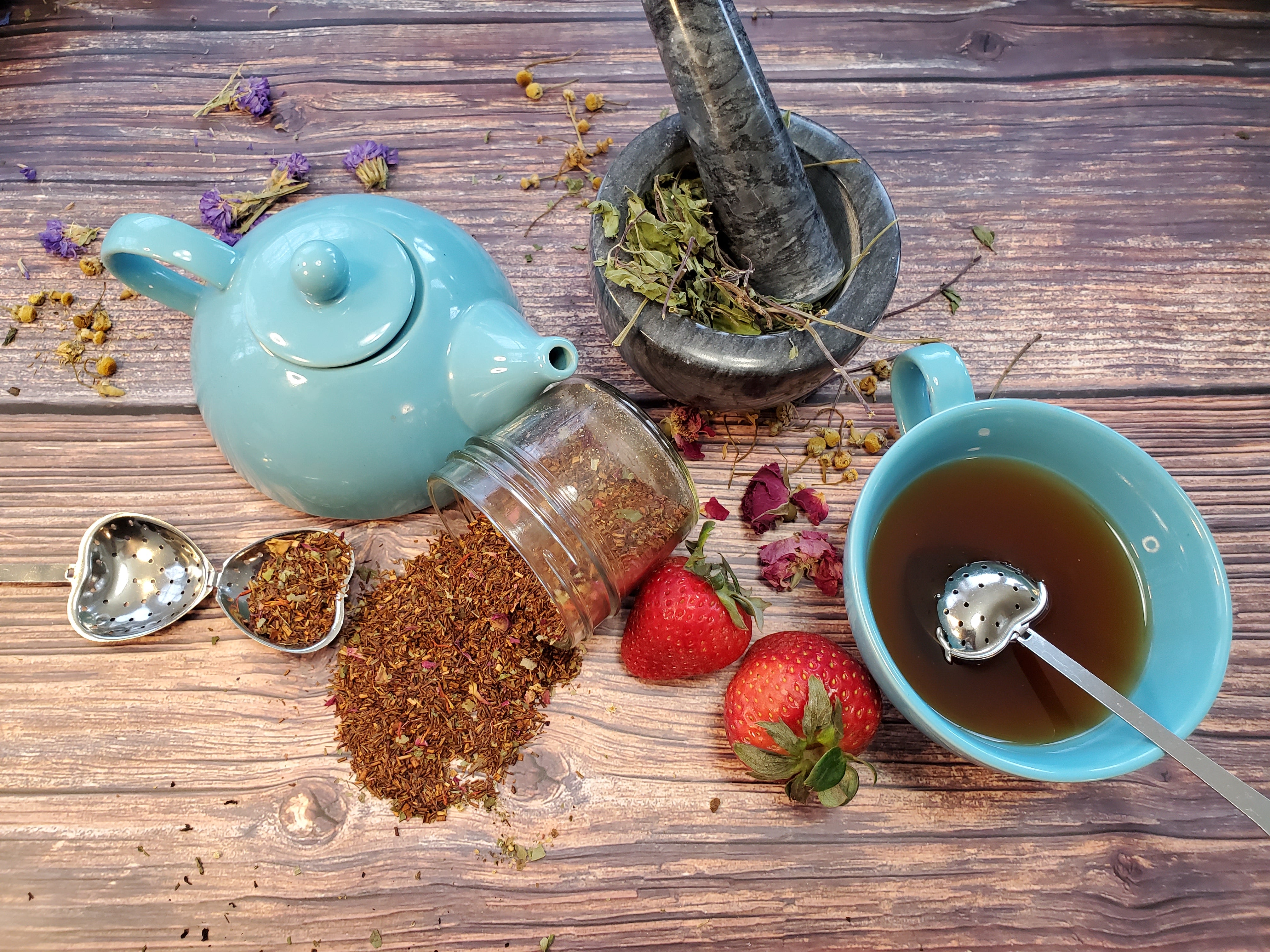 Strawberry Fields Tea Blend is a wonderful tea blend that is infused with delicious strawberries which make for a refreshing cup of tea.